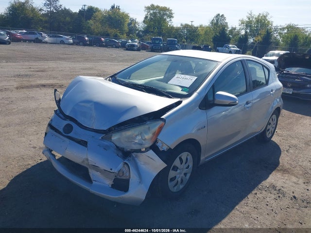 46244624 :رقم المزاد ، JTDKDTB31C1007320 vin ، 2012 Toyota Prius C Three مزاد بيع