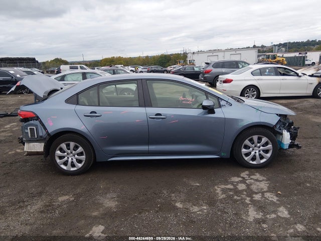 46244699 :رقم المزاد ، JTDEPMAEXNJ203451 vin ، 2022 Toyota Corolla Le مزاد بيع