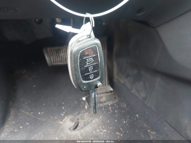 46244706 :رقم المزاد ، KM8SMDHF4HU175798 vin ، 2017 Hyundai Santa Fe Se مزاد بيع