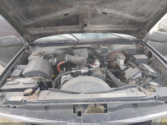 46244719 :رقم المزاد ، 3GNEK18RXXG107577 vin ، 1999 Chevrolet Tahoe مزاد بيع