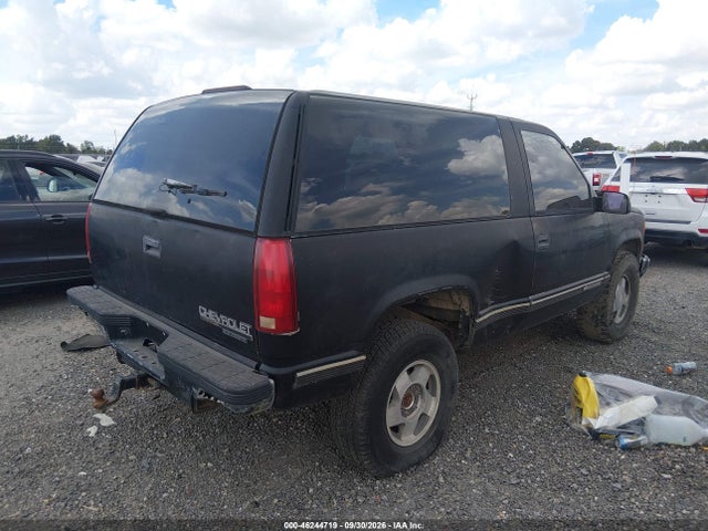 46244719 :رقم المزاد ، 3GNEK18RXXG107577 vin ، 1999 Chevrolet Tahoe مزاد بيع