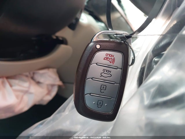 Продажа на аукционе авто 2017 Hyundai Elantra Se, vin: 5NPD84LF1HH019656, номер лота: 46244814