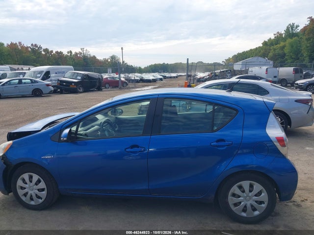 46244923 :رقم المزاد ، JTDKDTB38E1557956 vin ، 2014 Toyota Prius C Two مزاد بيع
