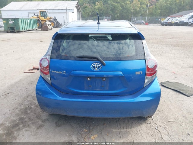 46244923 :رقم المزاد ، JTDKDTB38E1557956 vin ، 2014 Toyota Prius C Two مزاد بيع