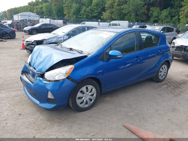 46244923 :رقم المزاد ، JTDKDTB38E1557956 vin ، 2014 Toyota Prius C Two مزاد بيع