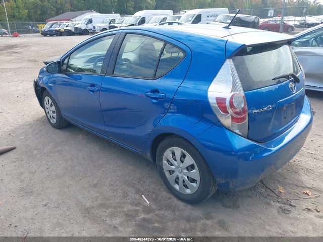 46244923 :رقم المزاد ، JTDKDTB38E1557956 vin ، 2014 Toyota Prius C Two مزاد بيع