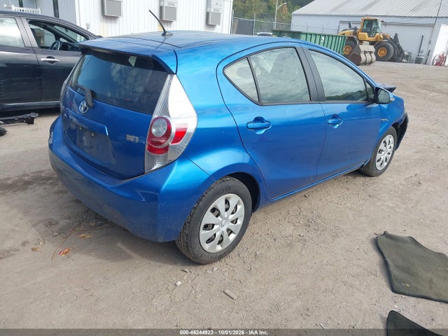 46244923 :رقم المزاد ، JTDKDTB38E1557956 vin ، 2014 Toyota Prius C Two مزاد بيع
