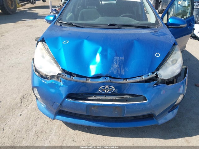 46244923 :رقم المزاد ، JTDKDTB38E1557956 vin ، 2014 Toyota Prius C Two مزاد بيع