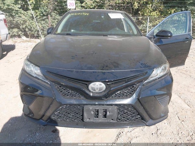 46244924 :رقم المزاد ، 4T1B11HK7JU672046 vin ، 2018 Toyota Camry Se مزاد بيع