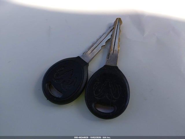 46244929 :رقم المزاد ، 1B4GP25332B692011 vin ، 2002 Dodge Caravan Se مزاد بيع