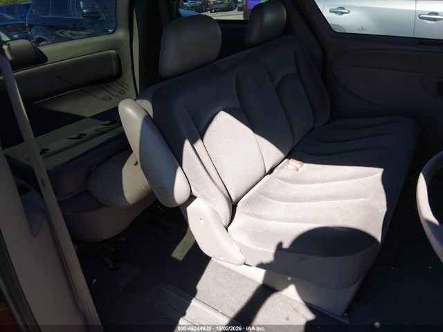 46244929 :رقم المزاد ، 1B4GP25332B692011 vin ، 2002 Dodge Caravan Se مزاد بيع