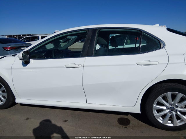 Продажа на аукционе авто 2019 Toyota Camry Le, vin: 4T1B11HKXKU773616, номер лота: 46245083