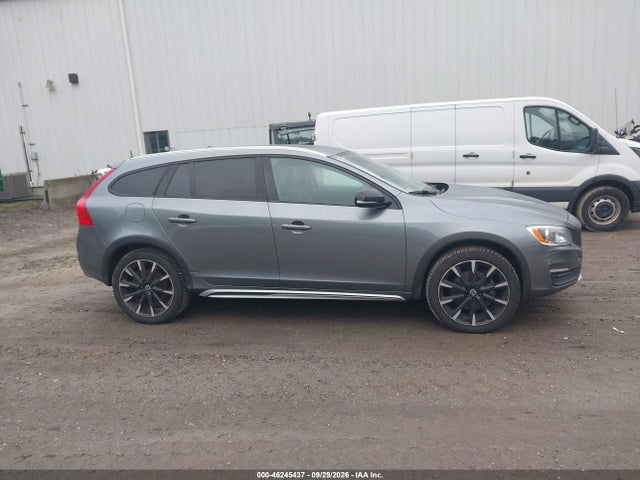 46245437 :رقم المزاد ، YV440MWK6H1030446 vin ، 2017 Volvo V60 Cross Country T5 مزاد بيع
