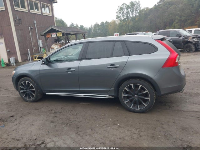 46245437 :رقم المزاد ، YV440MWK6H1030446 vin ، 2017 Volvo V60 Cross Country T5 مزاد بيع