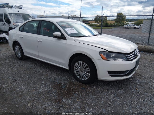 46245564 :رقم المزاد ، 1VWAT7A3XFC012965 vin ، 2015 Volkswagen Passat 1.8t S مزاد بيع