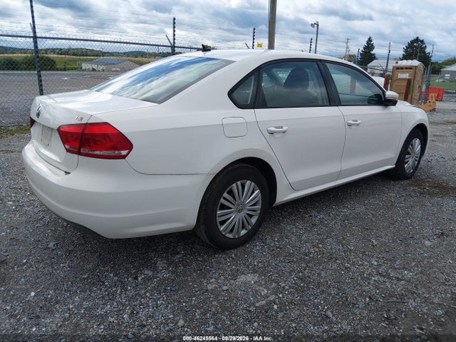 46245564 :رقم المزاد ، 1VWAT7A3XFC012965 vin ، 2015 Volkswagen Passat 1.8t S مزاد بيع