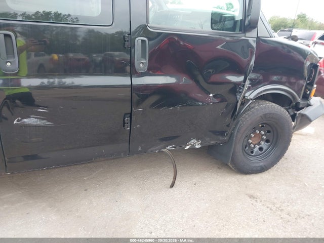 46245960 :رقم المزاد ، 1GCWGFCAXD1180472 vin ، 2013 Chevrolet Express 2500 Work Van مزاد بيع