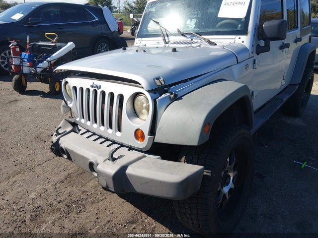 46245991 :رقم المزاد ، 1J4BA3H10BL596923 vin ، 2011 Jeep Wrangler Unlimited Sport مزاد بيع