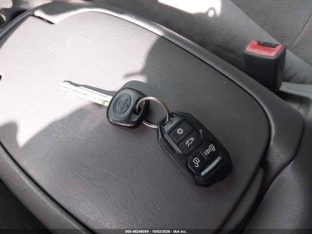 Продаж на аукціоні авто 2003 Toyota Sequoia Sr5 V8, vin: 5TDBT44A13S152543, номер лоту: 46246099