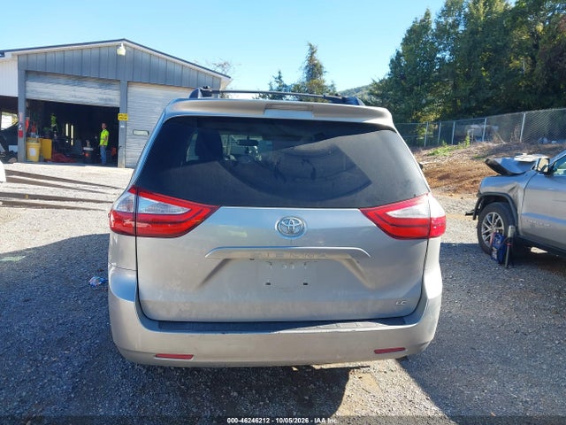 2015 Toyota Sienna Le 8 Passenger მანქანა იყიდება აუქციონზე, vin: 5TDKK3DC5FS577301, აუქციონის ნომერი: 46246212