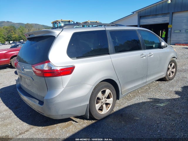2015 Toyota Sienna Le 8 Passenger მანქანა იყიდება აუქციონზე, vin: 5TDKK3DC5FS577301, აუქციონის ნომერი: 46246212