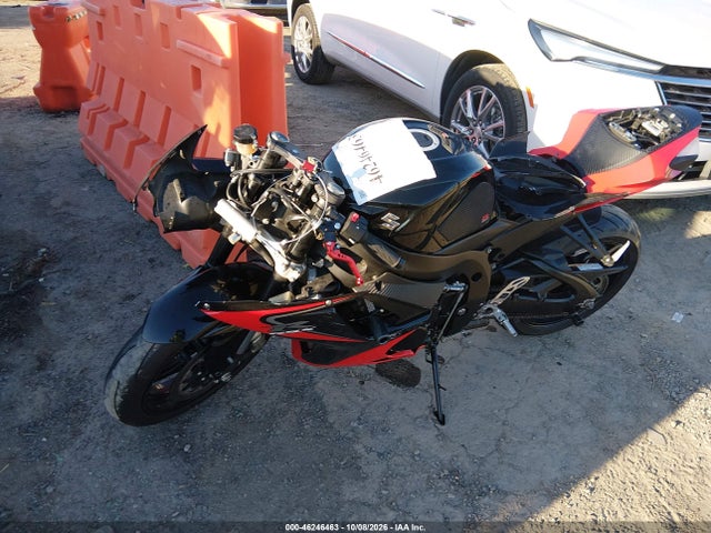 Suzuki GSX-R600 2014 JS1GN7FA3E2101161 Image 2