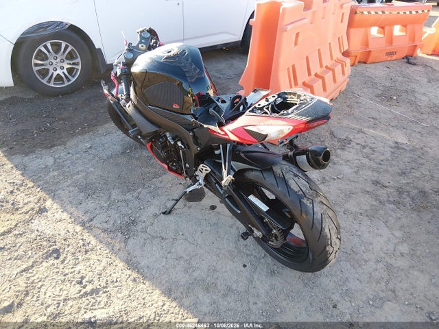 Suzuki GSX-R600 2014 JS1GN7FA3E2101161 Image 3