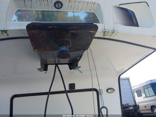 46246559 :رقم المزاد ، 4YDF33624F2505321 vin ، 2015 Keystone 336bhs 4 S مزاد بيع