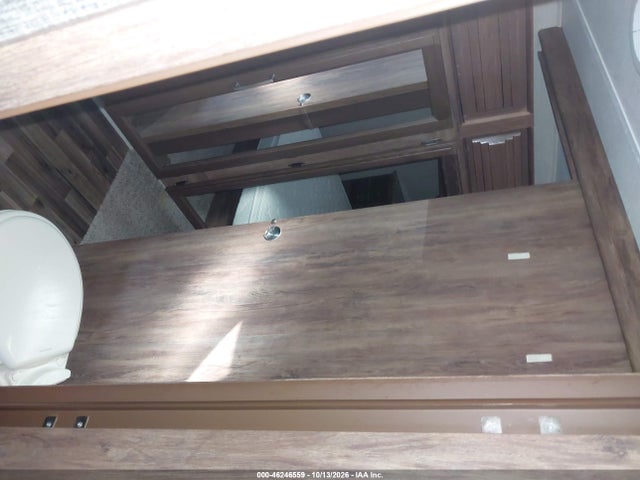 46246559 :رقم المزاد ، 4YDF33624F2505321 vin ، 2015 Keystone 336bhs 4 S مزاد بيع