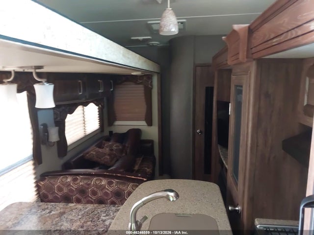 46246559 :رقم المزاد ، 4YDF33624F2505321 vin ، 2015 Keystone 336bhs 4 S مزاد بيع