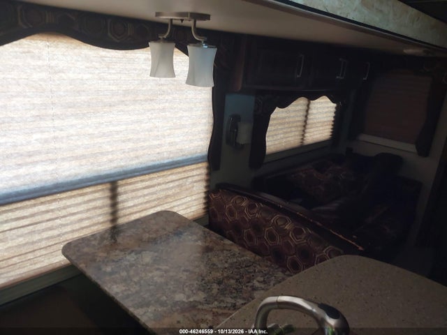 46246559 :رقم المزاد ، 4YDF33624F2505321 vin ، 2015 Keystone 336bhs 4 S مزاد بيع
