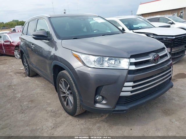 2019 Toyota Highlander Xle მანქანა იყიდება აუქციონზე, vin: 5TDJZRFH1KS563926, აუქციონის ნომერი: 46246608