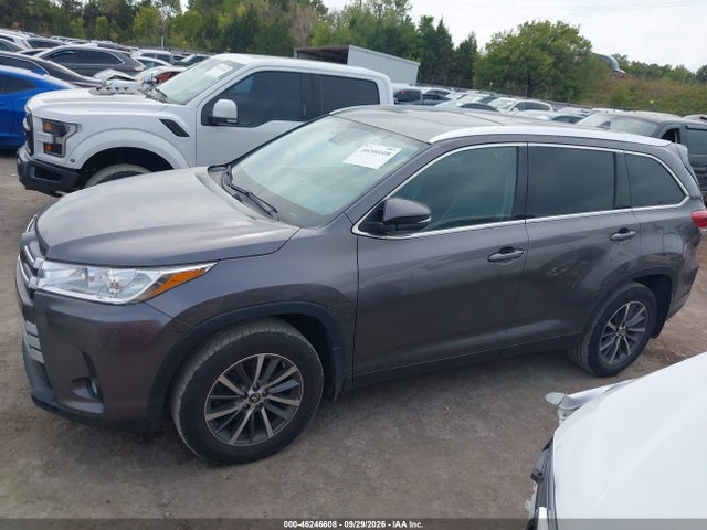 2019 Toyota Highlander Xle მანქანა იყიდება აუქციონზე, vin: 5TDJZRFH1KS563926, აუქციონის ნომერი: 46246608