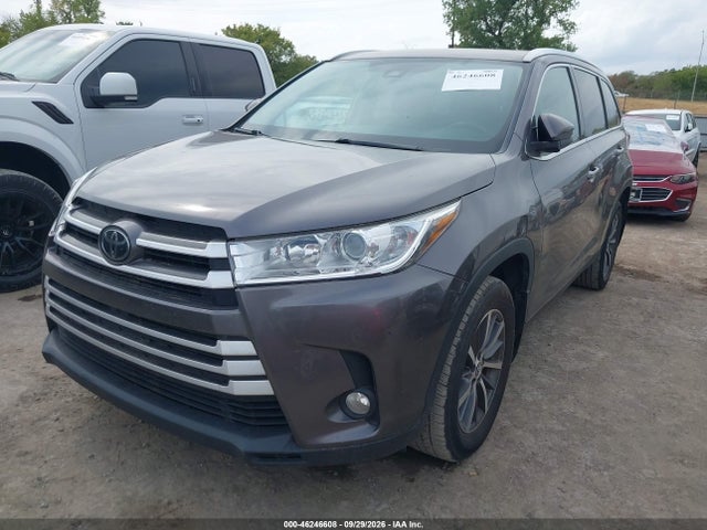 2019 Toyota Highlander Xle მანქანა იყიდება აუქციონზე, vin: 5TDJZRFH1KS563926, აუქციონის ნომერი: 46246608
