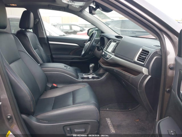 2019 Toyota Highlander Xle მანქანა იყიდება აუქციონზე, vin: 5TDJZRFH1KS563926, აუქციონის ნომერი: 46246608