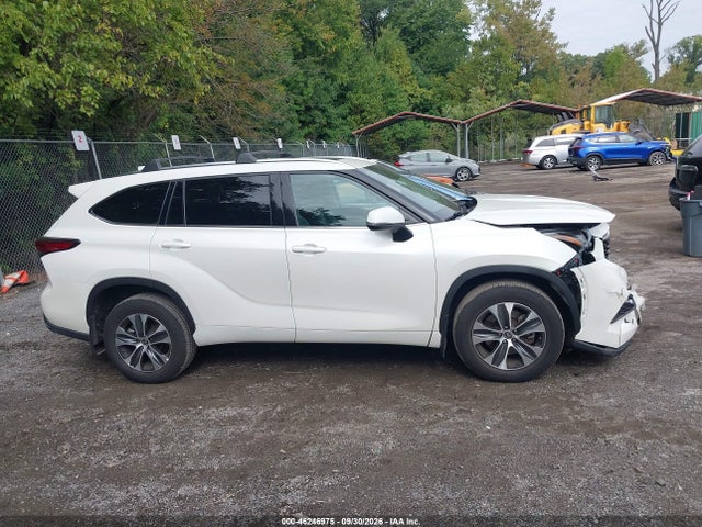 Продаж на аукціоні авто 2021 Toyota Highlander Xle, vin: 5TDHZRBH9MS523357, номер лоту: 46246975