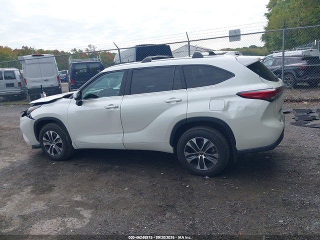 Продаж на аукціоні авто 2021 Toyota Highlander Xle, vin: 5TDHZRBH9MS523357, номер лоту: 46246975