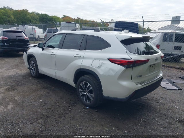 Продаж на аукціоні авто 2021 Toyota Highlander Xle, vin: 5TDHZRBH9MS523357, номер лоту: 46246975