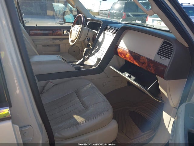 46247102 :رقم المزاد ، 5LMFU27R44LJ41441 vin ، 2004 Lincoln Navigator مزاد بيع