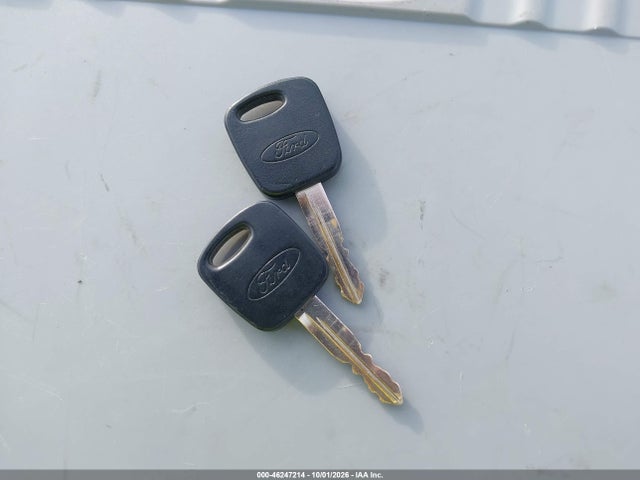 46247214 :رقم المزاد ، 1FAFP33P01W360986 vin ، 2001 Ford Focus Lx مزاد بيع