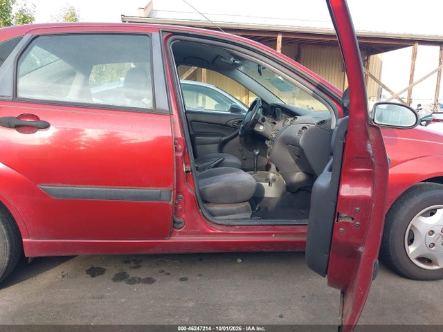 46247214 :رقم المزاد ، 1FAFP33P01W360986 vin ، 2001 Ford Focus Lx مزاد بيع
