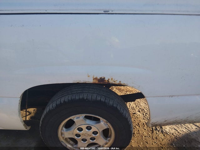 2001 Chevrolet Silverado 1500 მანქანა იყიდება აუქციონზე, vin: 1GCEC14W61Z251099, აუქციონის ნომერი: 46247252