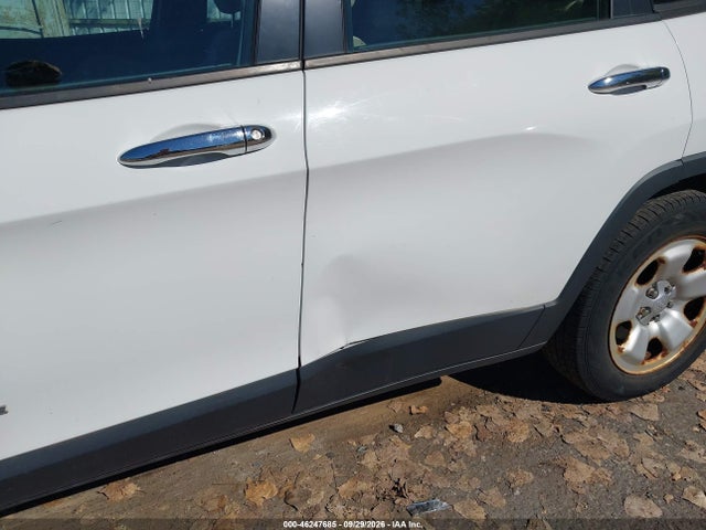 2015 Jeep Cherokee Sport მანქანა იყიდება აუქციონზე, vin: 1C4PJMAB8FW617560, აუქციონის ნომერი: 46247685