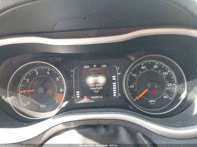 2015 Jeep Cherokee Sport მანქანა იყიდება აუქციონზე, vin: 1C4PJMAB8FW617560, აუქციონის ნომერი: 46247685