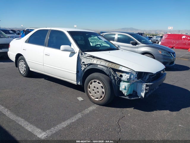 46247741 :رقم المزاد ، JT2BG28K1W0119599 vin ، 1998 Toyota Camry Le مزاد بيع