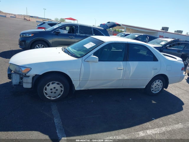 46247741 :رقم المزاد ، JT2BG28K1W0119599 vin ، 1998 Toyota Camry Le مزاد بيع