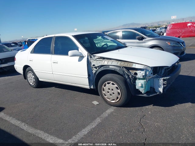 46247741 :رقم المزاد ، JT2BG28K1W0119599 vin ، 1998 Toyota Camry Le مزاد بيع