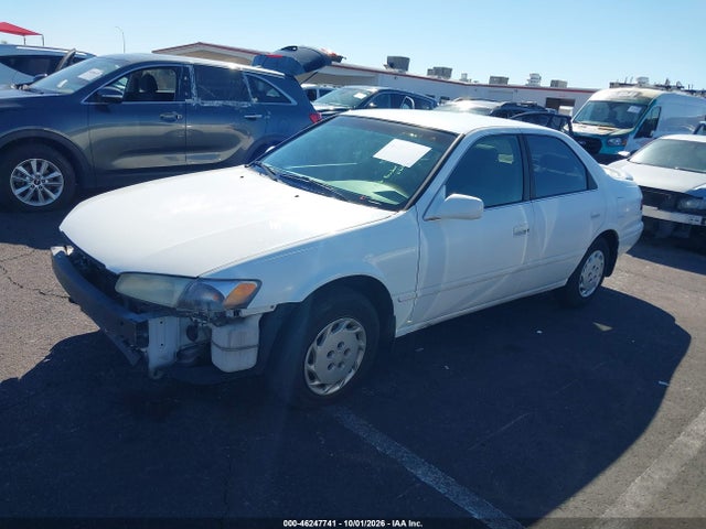 46247741 :رقم المزاد ، JT2BG28K1W0119599 vin ، 1998 Toyota Camry Le مزاد بيع