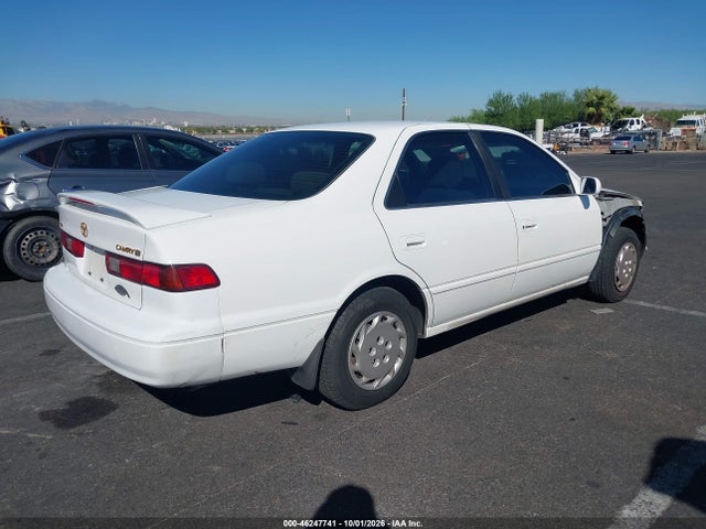 46247741 :رقم المزاد ، JT2BG28K1W0119599 vin ، 1998 Toyota Camry Le مزاد بيع