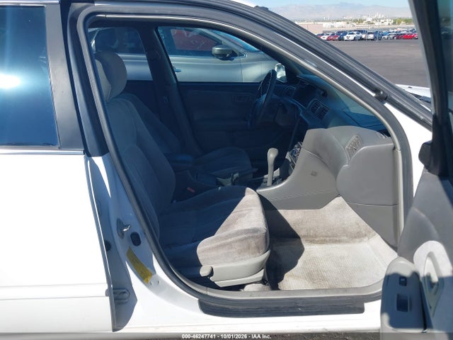 46247741 :رقم المزاد ، JT2BG28K1W0119599 vin ، 1998 Toyota Camry Le مزاد بيع